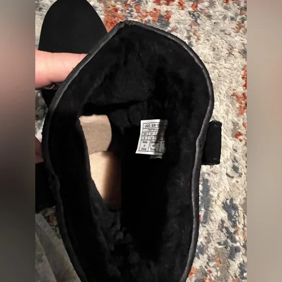 UGG Madison Boots in Black - Picture 7 of 13